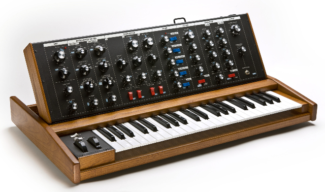 Image: MOOG+VOYAGER+MINIMOOG.JPG