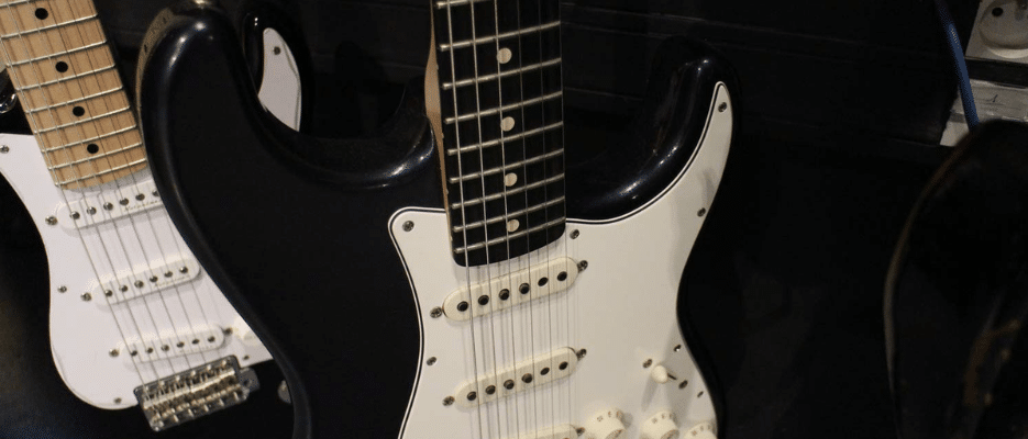 Guitare fender finition mercedes blue