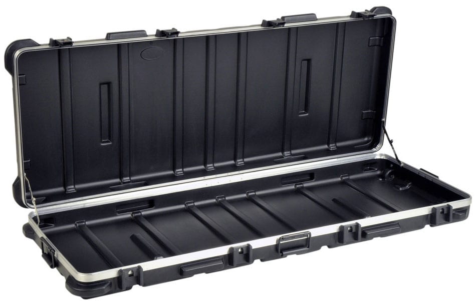 SKB INDUSTRIAL LOW PROFILE ATA CASE WITH WHEELS BLACK