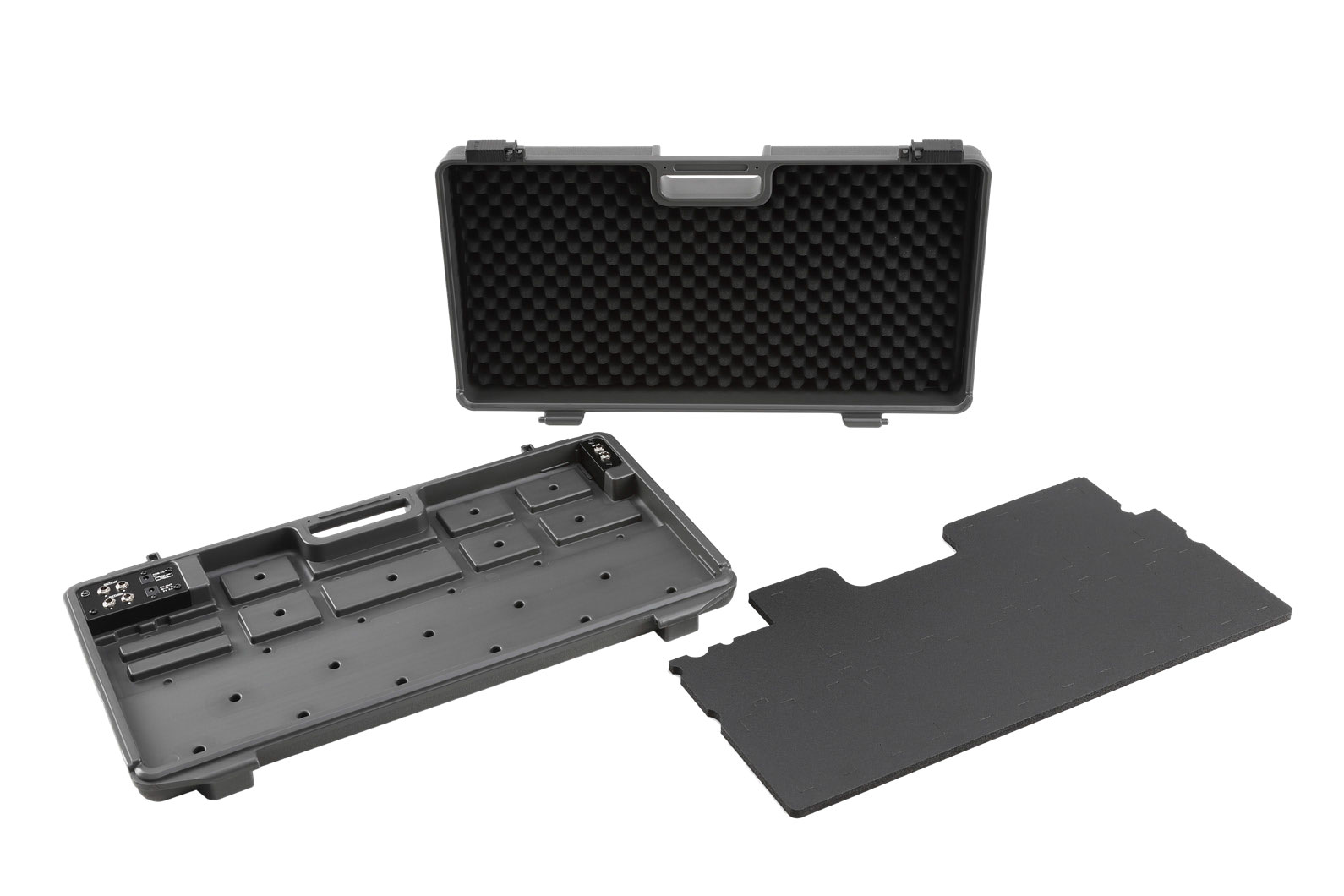 BOSS BCB-90X MOLDED PLASTIC CARRY CASE WITH I/O INTERFACE FOR 9 PEDALS + DAISY CHAIN POWER CABLE