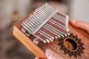 MEINL SONIC ENERGY SOUNDHOLE PICKUP KALIMBA, 17 NOTES, MAHOGANY