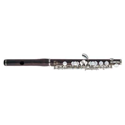 Intermediate piccolo flutes