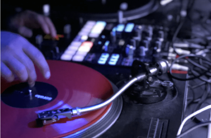 Guide d'achat DJ : tout savoir pour bien débuter