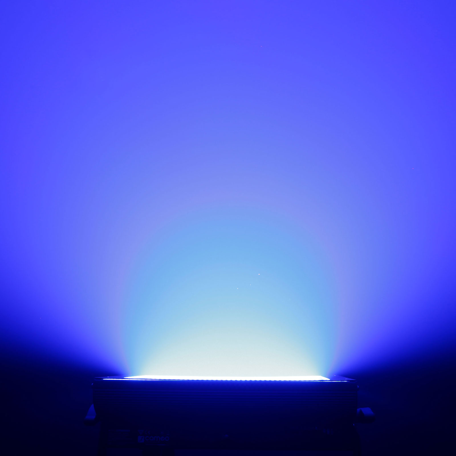 THUNDER WASH 600 RGBW - LUMIRE STROBOSCOPIQUE, AVEUGLANTE ET DE LAVAGE 3 EN 1