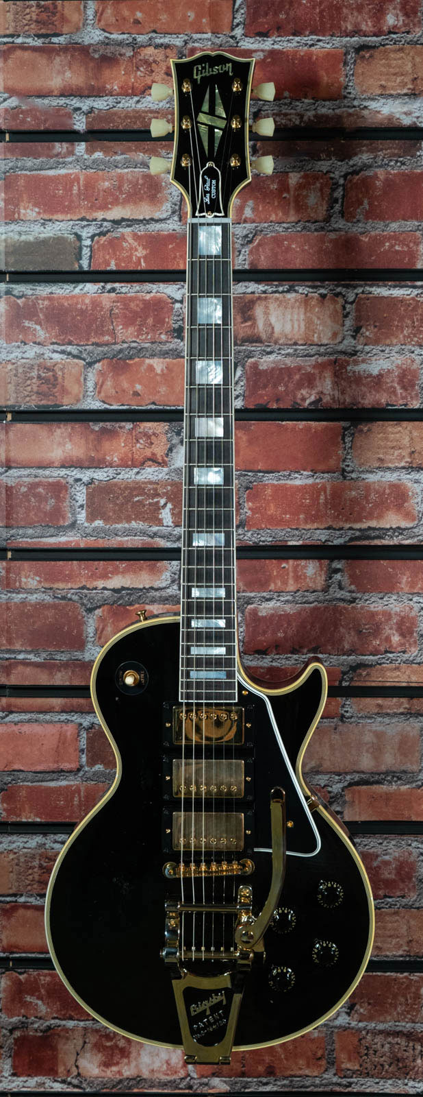 GIBSON CUSTOM Les Paul Custom 1957 3-Pickup Bigsby Light Aged Ebony Cs Mlc