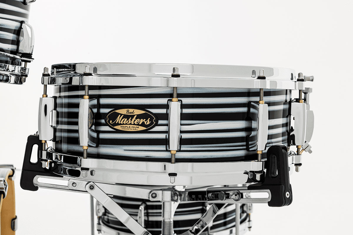 PEARL DRUMS Masters Maple Gum 14X5 Black Oyster Swirl